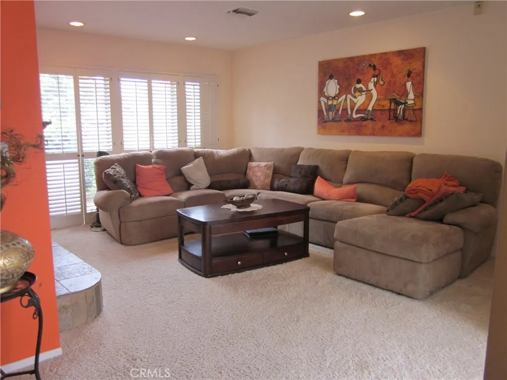 9931 Memory Park Avenue, None, California 91345 home-pic-16