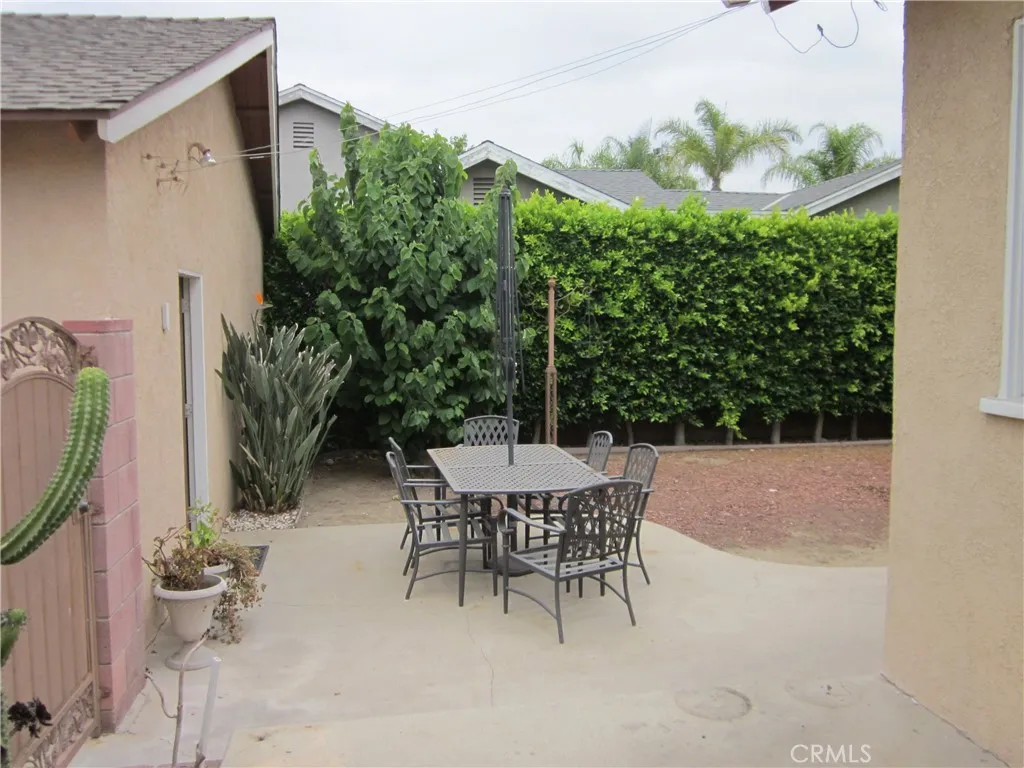 9931 Memory Park Avenue, None, California 91345 home-pic-11