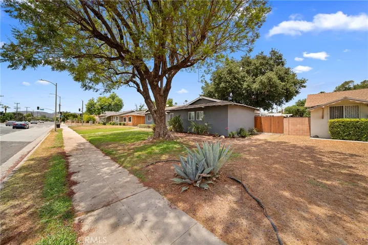 22353 Roscoe Boulevard, West Hills, California 91304