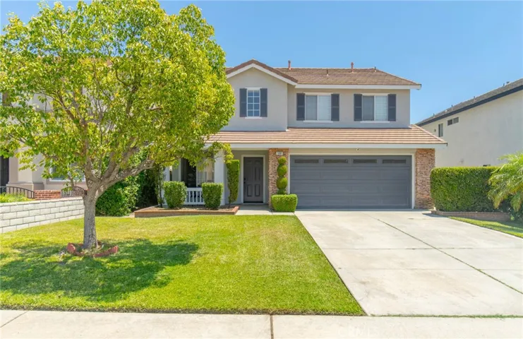 Welcome to the desired community of Hunter’s Ridge located in The City of North Fontana!