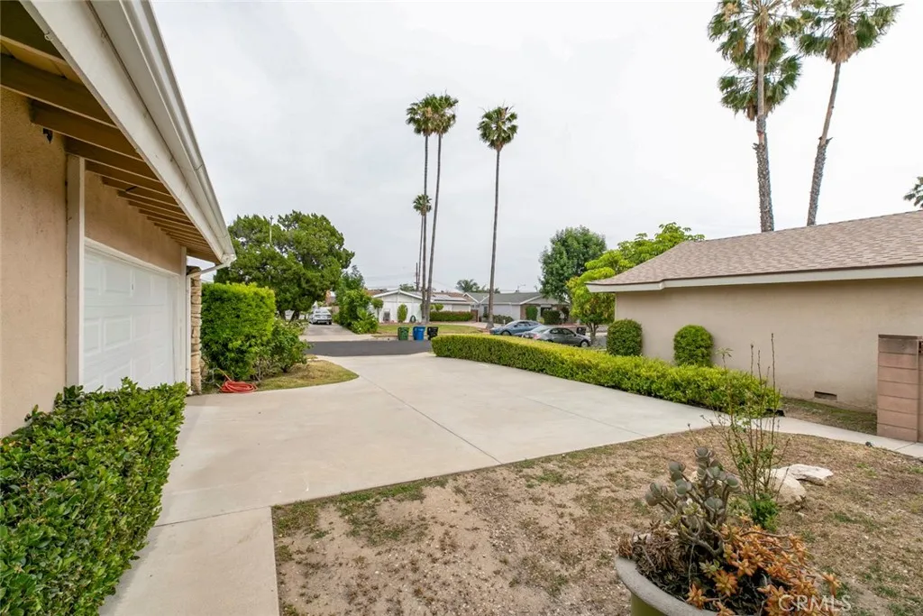 10415 Wish Avenue, Granada Hills, California 91344 home-pic-5