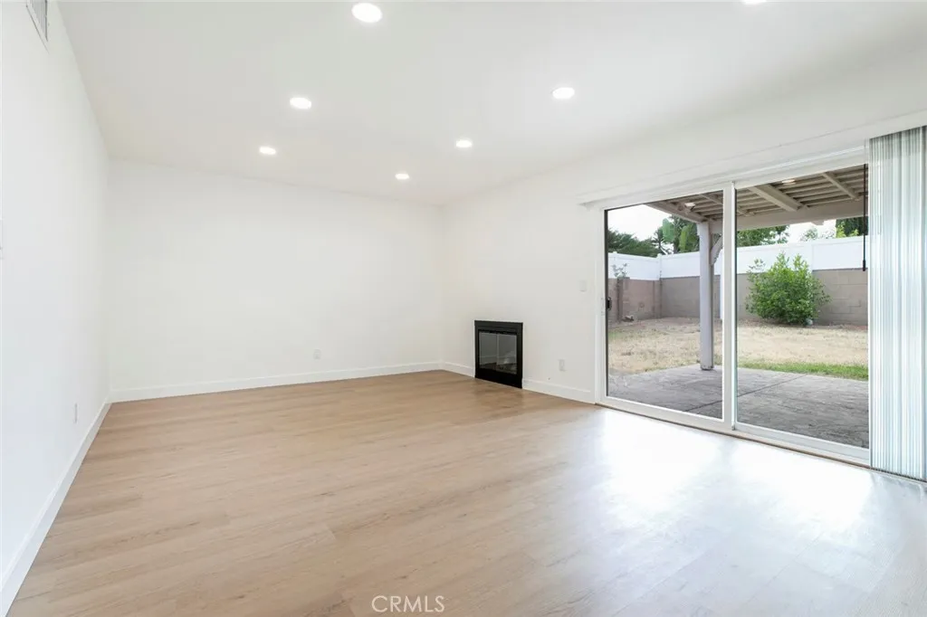 10415 Wish Avenue, Granada Hills, California 91344 home-pic-17