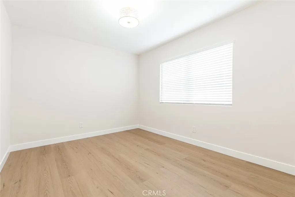 10415 Wish Avenue, Granada Hills, California 91344 home-pic-25