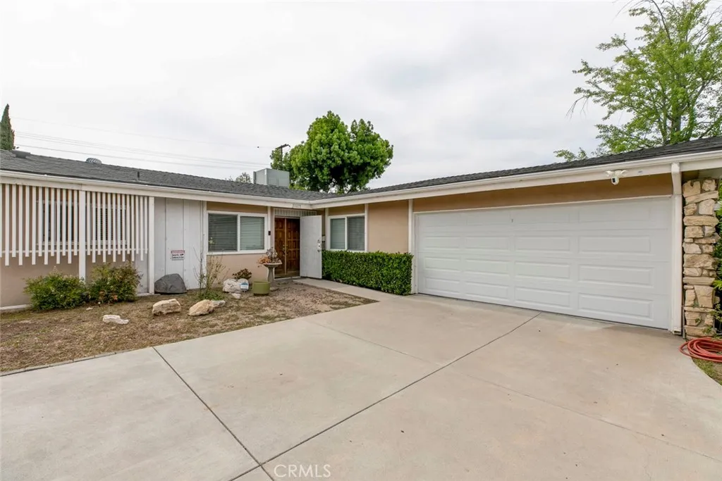 10415 Wish Avenue, Granada Hills, California 91344 home-pic-3