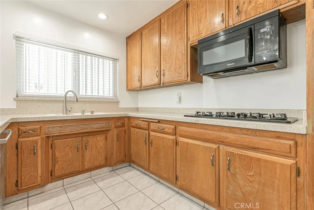 10415 Wish Avenue, Granada Hills, California 91344 home-pic-12