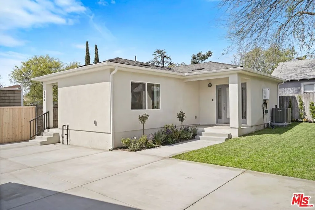 1561 East Elizabeth Street, None, California 91104, 2 Bedrooms Bedrooms, ,1 BathroomBathrooms,Residential Lease,For Rent,East Elizabeth Street,25563031