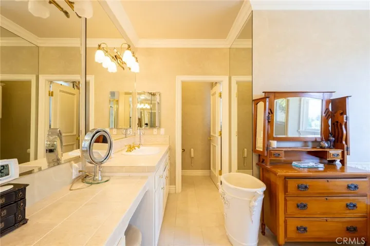 582 N Alta Vista Avenue, Monrovia, California 91016