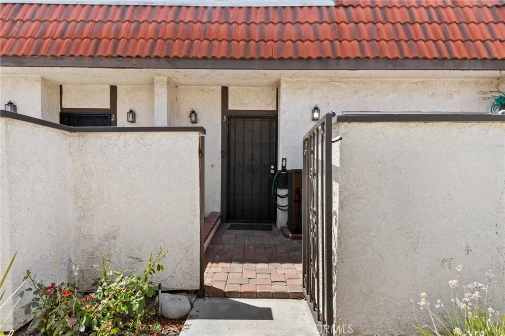 27614 Nugget Drive 3, Canyon Country, California 91387 home-pic-18