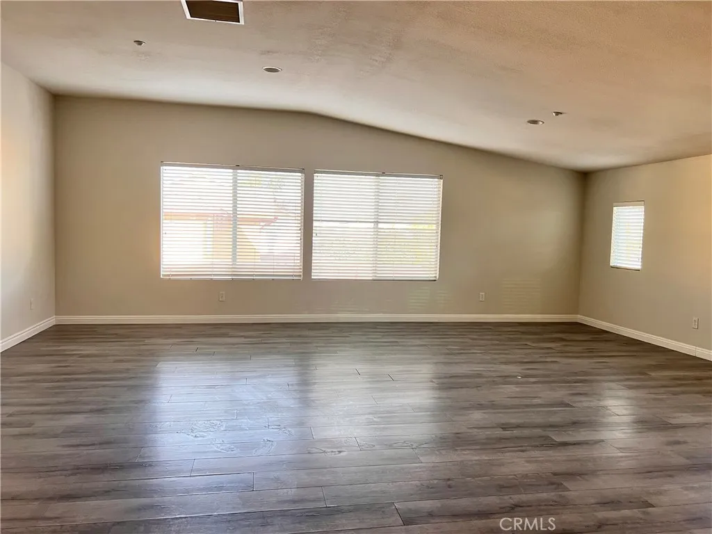 11587 Trailway Drive, Riverside, California 92505 home-pic-24