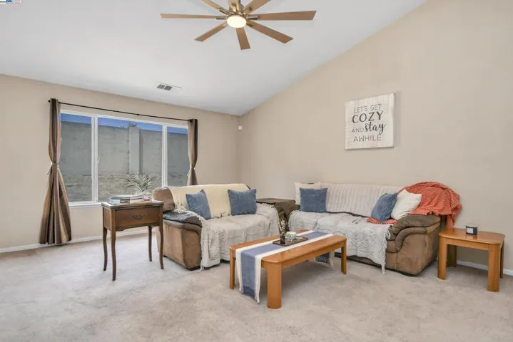 1218 Fetzer Ln, Oakley, California 94561