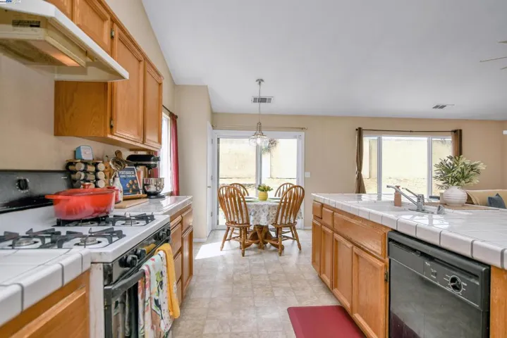 1218 Fetzer Ln, Oakley, California 94561