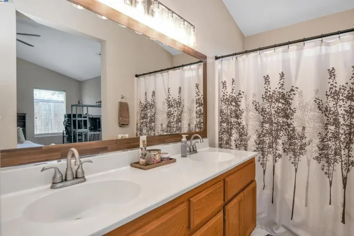 1218 Fetzer Ln, Oakley, California 94561
