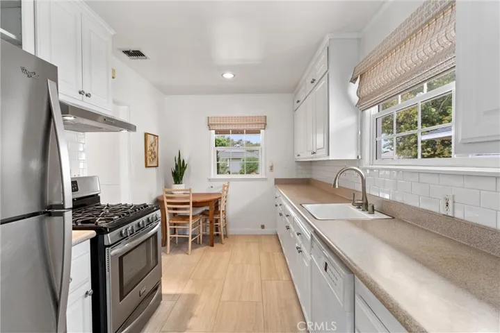 2534 Petaluma Avenue, Long Beach, California 90815