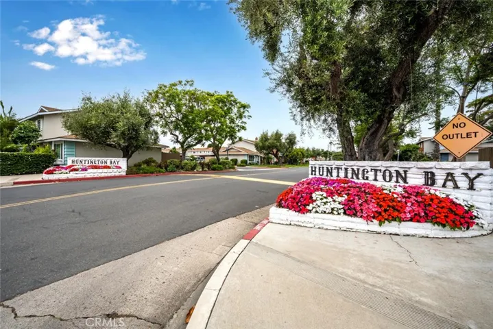 10158 Ascot Circle, Huntington Beach, California 92646