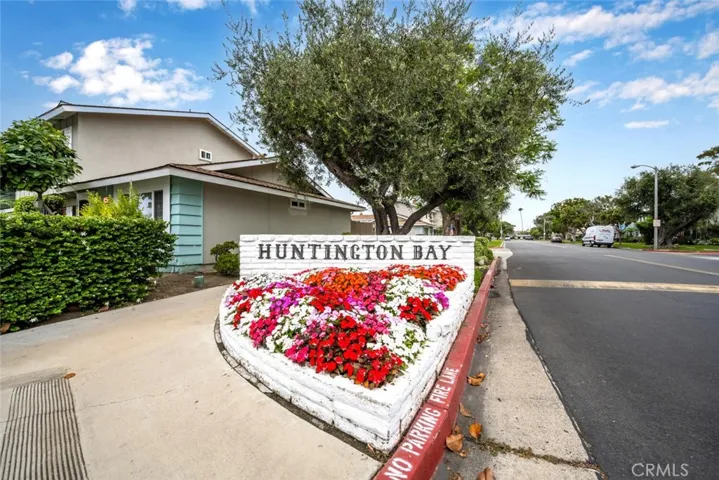 10158 Ascot Circle, Huntington Beach, California 92646