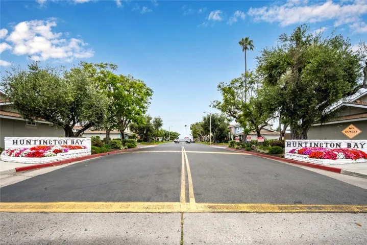10158 Ascot Circle, Huntington Beach, California 92646