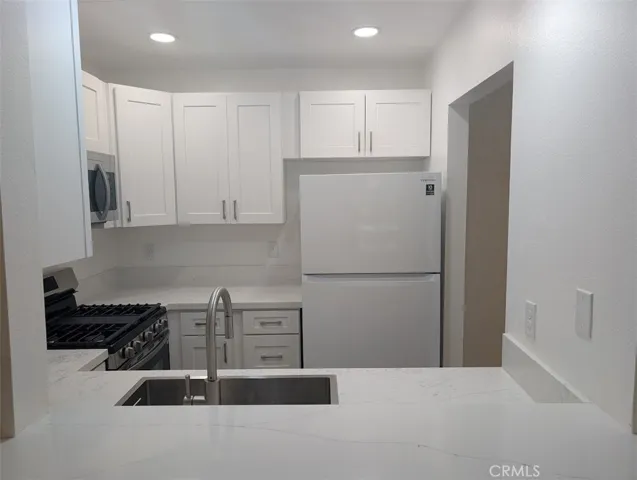 24121 Del Monte Drive 125, Valencia, California 91355