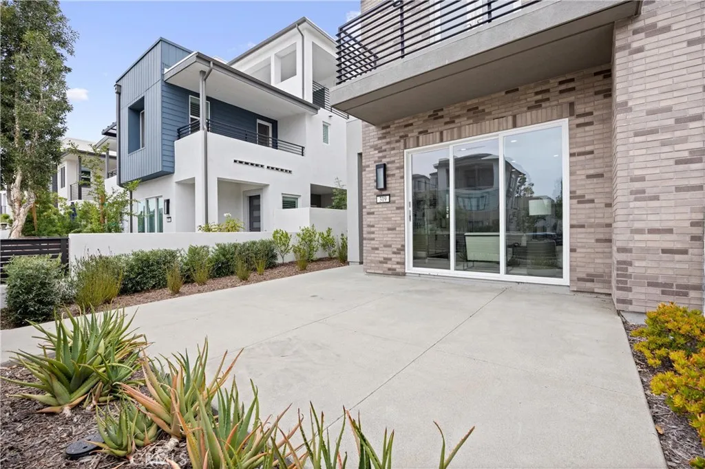 319 Novel, Irvine, California 92618 home-pic-2