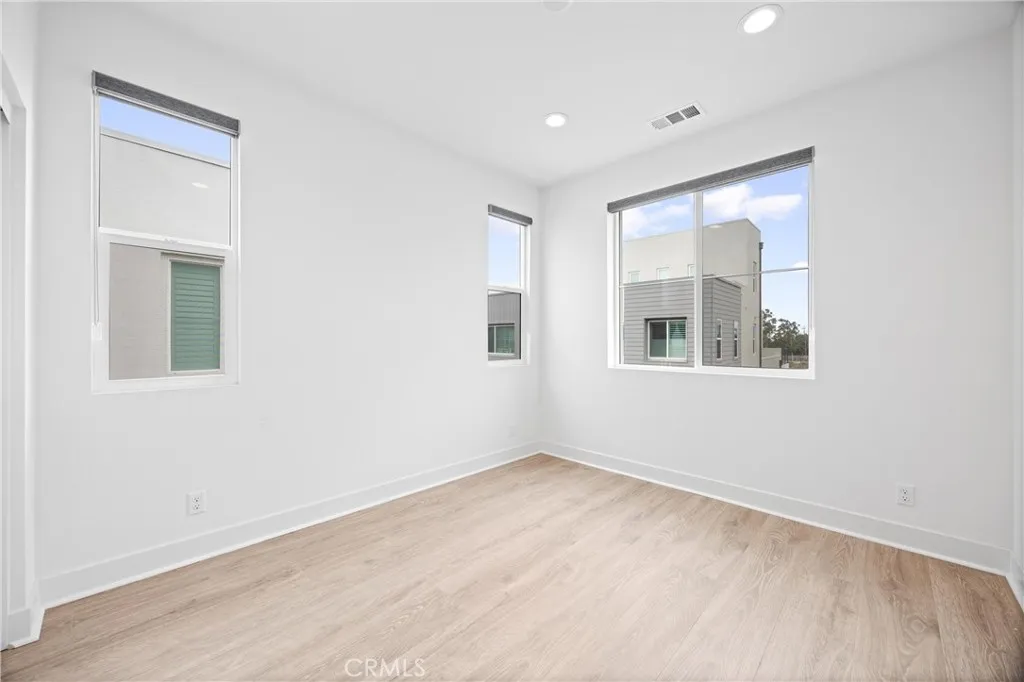 319 Novel, Irvine, California 92618 home-pic-26
