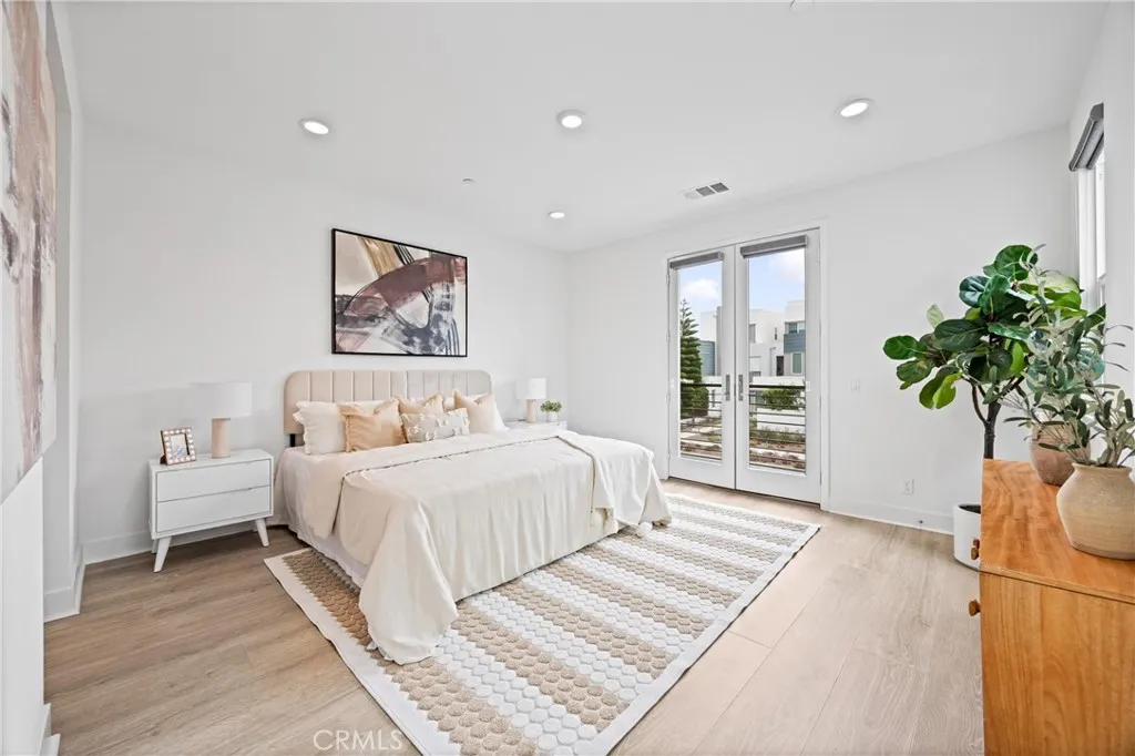 319 Novel, Irvine, California 92618 home-pic-16