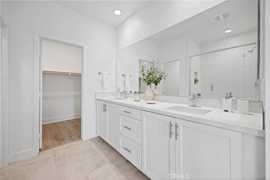 319 Novel, Irvine, California 92618 home-pic-19