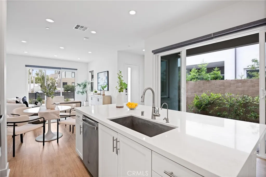 319 Novel, Irvine, California 92618 home-pic-13