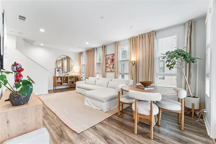 2880 N Glassell Street, Orange, California 92865