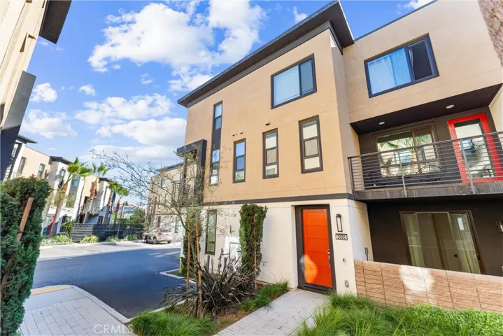 2880 N Glassell Street, Orange, California 92865