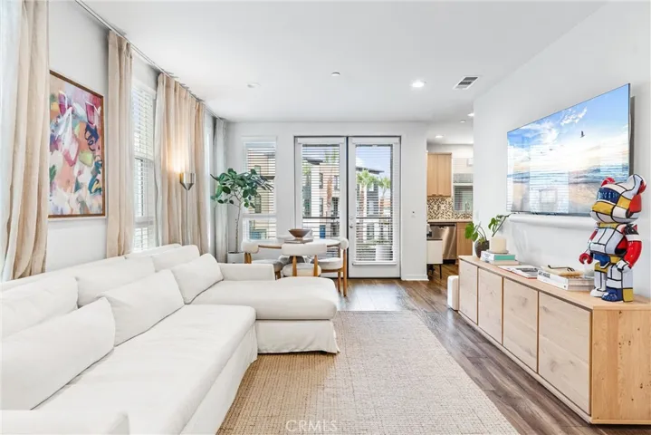 2880 N Glassell Street, Orange, California 92865