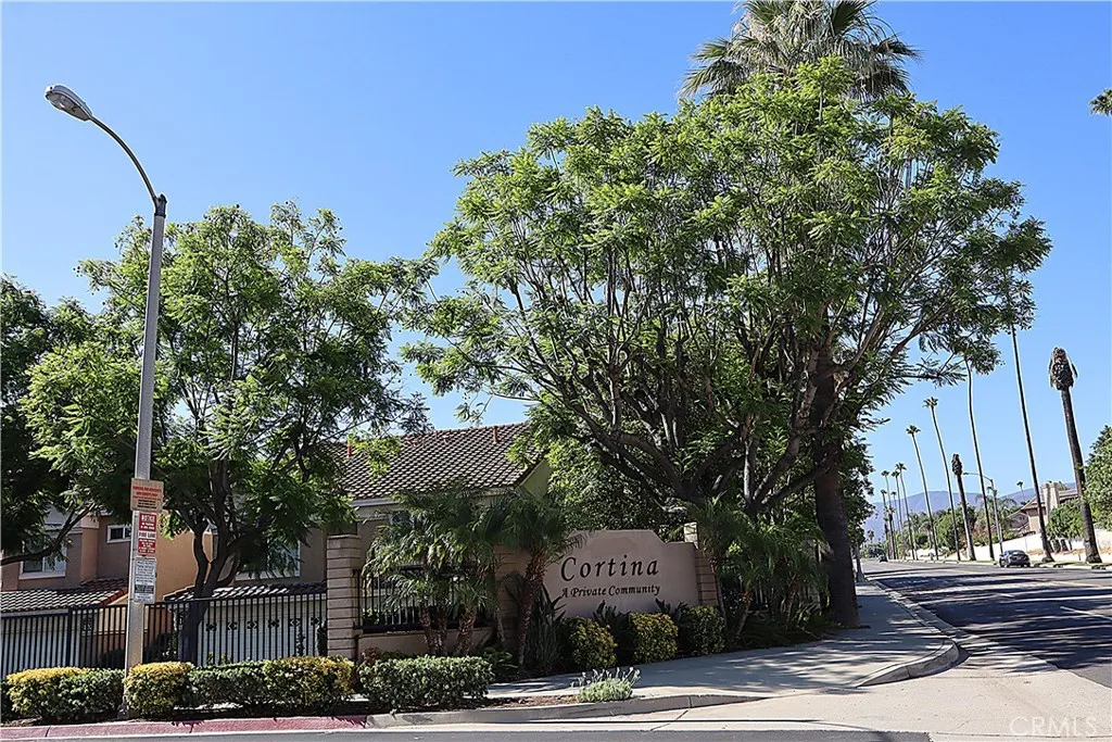 1121 San Marino Court 101, Corona, California 92881 home-pic-2
