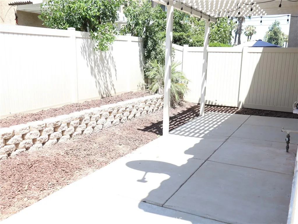 1121 San Marino Court 101, Corona, California 92881 home-pic-26