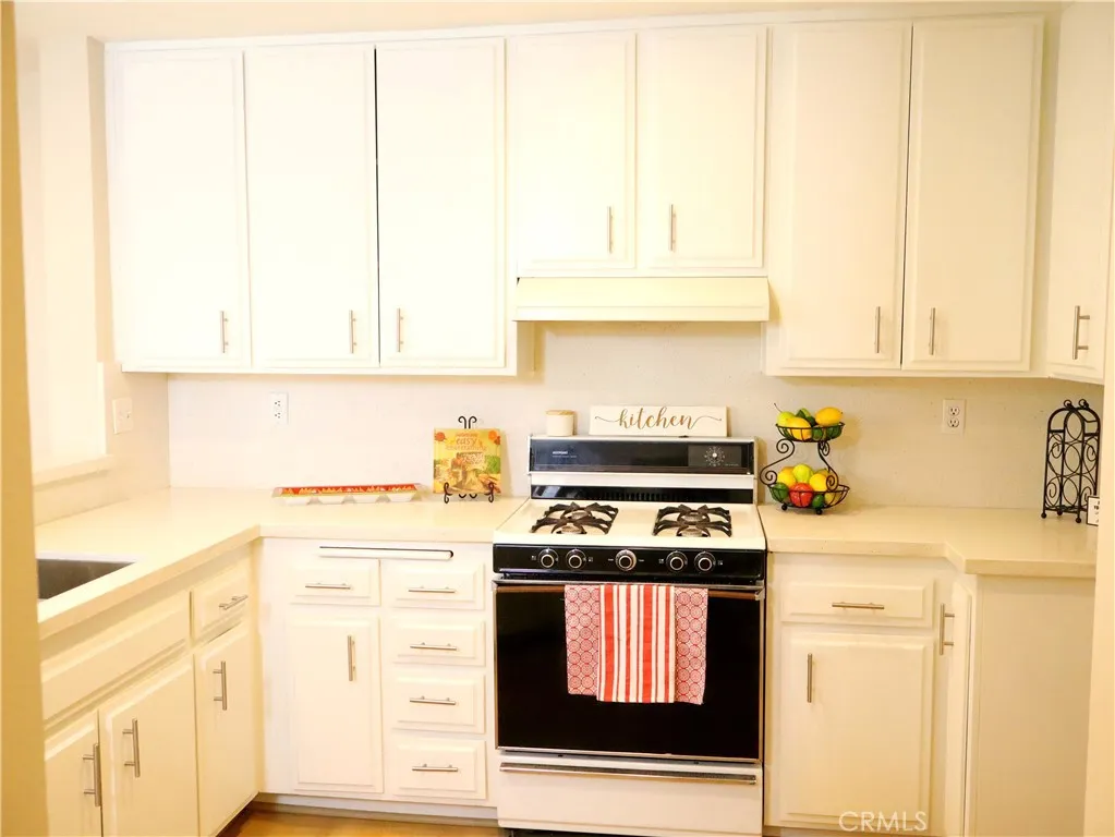 1121 San Marino Court 101, Corona, California 92881 home-pic-13