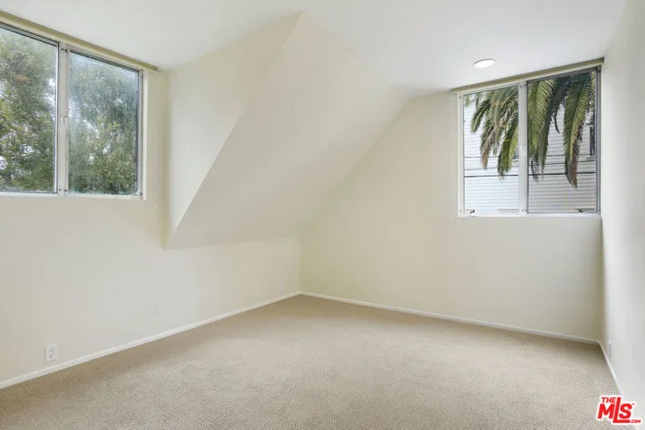 902 El Medio Avenue, Pacific Palisades, California 90272