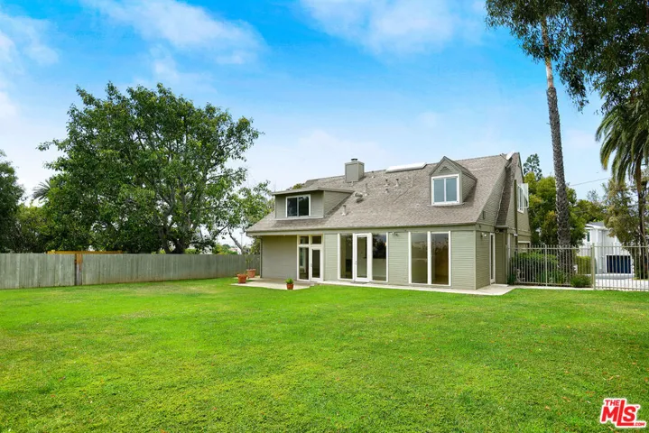 902 El Medio Avenue, Pacific Palisades, California 90272