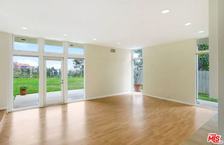 902 El Medio Avenue, Pacific Palisades, California 90272