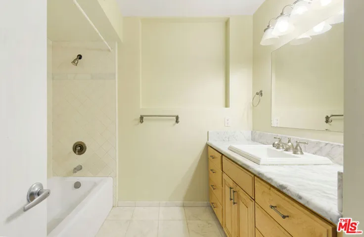 902 El Medio Avenue, Pacific Palisades, California 90272