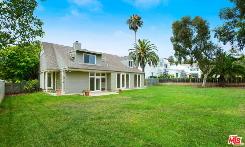 902 El Medio Avenue, Pacific Palisades, California 90272