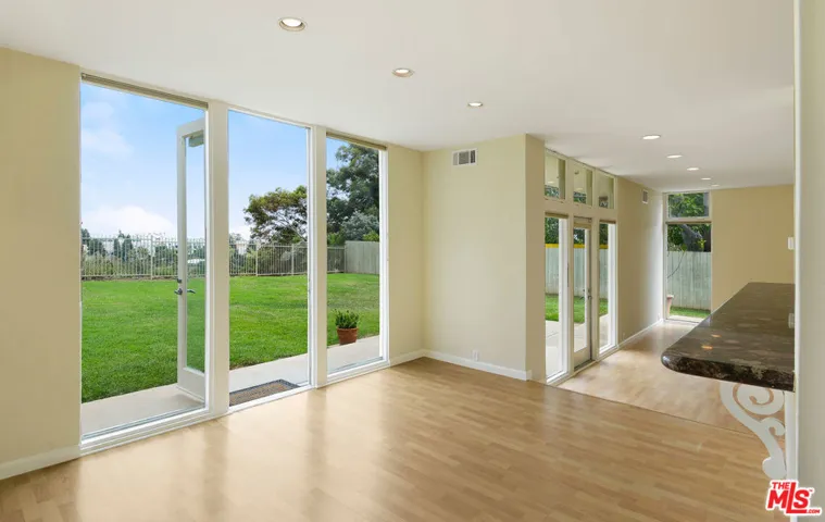 902 El Medio Avenue, Pacific Palisades, California 90272