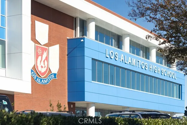 Highly acclaimed Los Alamitos School District!
