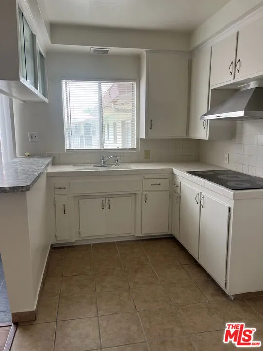620 Edgewood Street, Inglewood, California 90302, 1 Bedroom Bedrooms, ,1 BathroomBathrooms,Residential Lease,For Rent,Edgewood,25556683