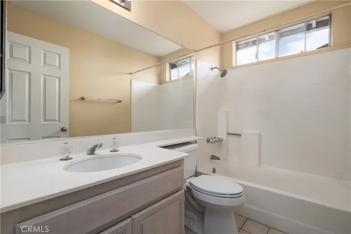 Secondary upstairs bathroom