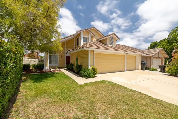 1211 Mayfair Drive, Corona, California 92882