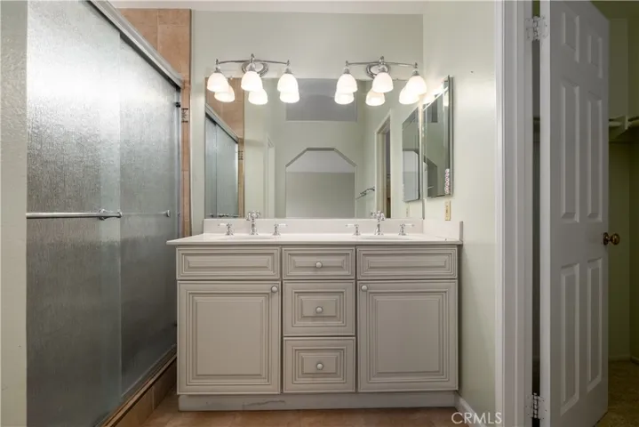 Main bathroom