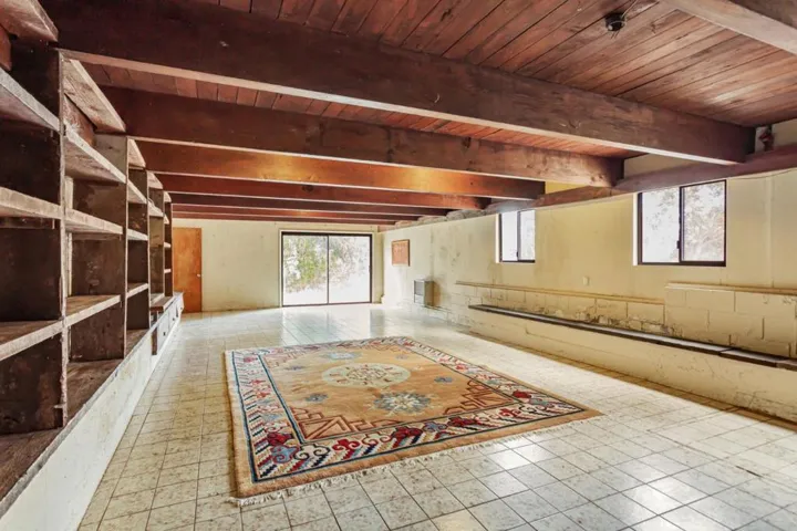 105 Laureles Grade, Salinas, California 93908