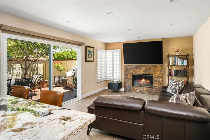 2461 Calle Montella, Tustin, California 92782