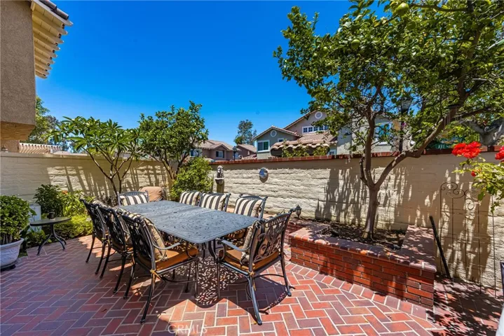 2461 Calle Montella, Tustin, California 92782