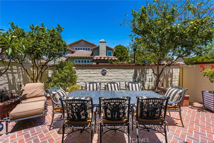 2461 Calle Montella, Tustin, California 92782