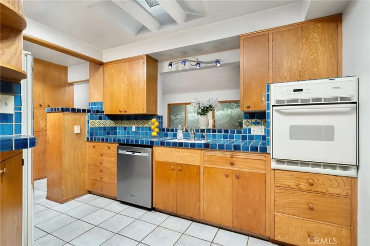 644 W 10th Street, Claremont, California 91711