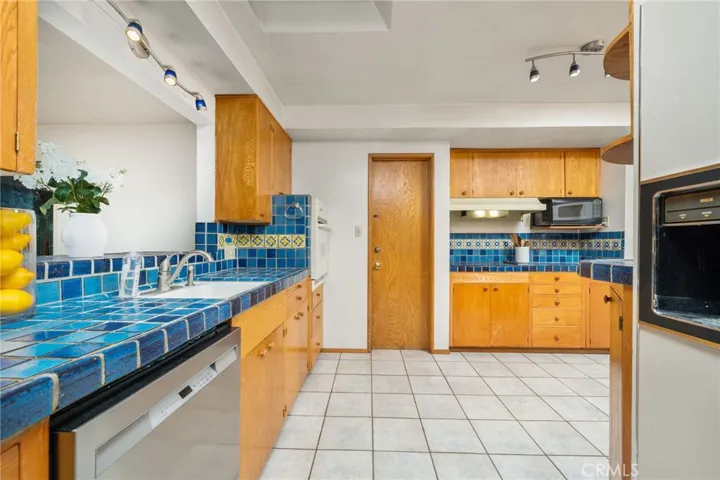 644 W 10th Street, Claremont, California 91711