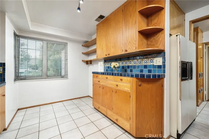 644 W 10th Street, Claremont, California 91711